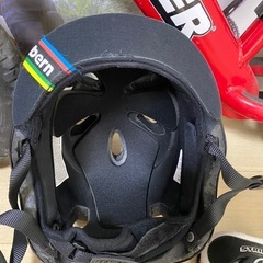 ストライダー、bernヘルメット、サポーターセット (もっちち