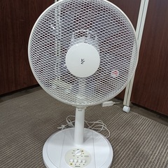 [八5943]  ヤマゼン　2017年製   扇風機　30㎝リビング扇  YLT-AK303　の画像