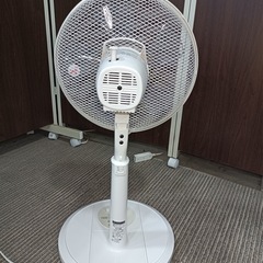 [八5943]  ヤマゼン　2017年製   扇風機　30㎝リビング扇  YLT-AK303　の画像