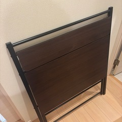 【無償】富士貿易製モニター台付折りたたみデスクの画像