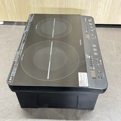 A1251🌟激安‼️ アイリスオーヤマ 2口 IHクッキングヒーター 工事不要 1400W 100V 脚付き ブラック IHK-W13S-B🌟の画像