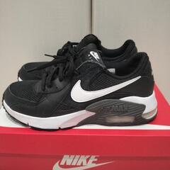 ウィメンズ ナイキ エアマックス エクシー 25.5cm WMNS NIKE AIR MAX EXCEE スニーカー ブラック ホワイトの画像