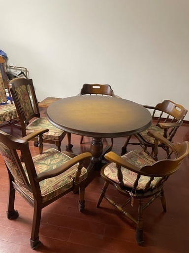 飛騨家具キツツキ ダイニングテーブル丸テーブル 美品 飛騨産業 キツツキ マーク ダイニングテーブル 丸テーブル