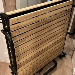折りたたみベッドの画像