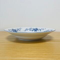 青い花柄のお皿 5枚セットの画像