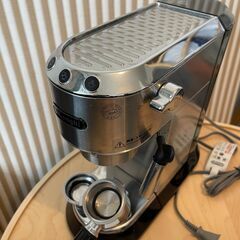 デロンギ エスプレッソマシンの画像