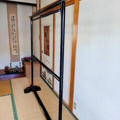木製 黒塗り　着物衣桁の画像