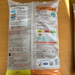 猫砂　エステーニャンとも清潔トイレ脱臭抗菌チップ　飛び散らない大きめの粒　4.4L(約3か月分)  2袋！② の画像