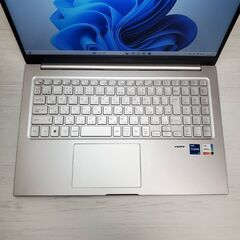 高性能2023年製 Corei5-1240P/16GB/512GB SSD/15.6インチ/スタイリッシュPC/全国発送可の画像