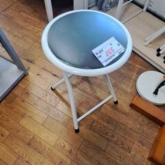 リサイクルショップどりーむ鹿大前店　No.2384　折りたたみイス　写真参照🎵　お買い得品！　同じ種類3個有ます(>_<)の画像