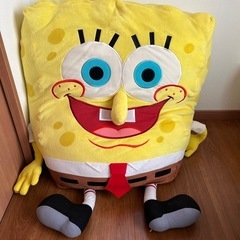 超特大スポンジボブぬいぐるみの画像