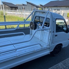 サンバートラックTT2ハイルーフ　4WDエアコン　パワステ　キーレス車検2年付き　ロールバーウインチ付き　背面ホイール　エンジンヘッド結晶塗装　カスタム多数　鉄ホイール納車43万円　ナビTV DVDの画像