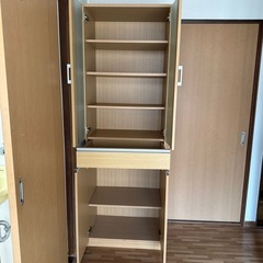 食器棚の画像