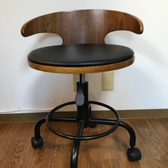 キャスター付き　ラウンドスツール