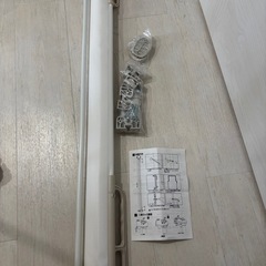 🚪ベビーゲート ロール式 白✨ロック付き・未使用に近い！取付簡単♪ の画像