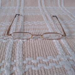 老眼鏡　ケース付きの画像