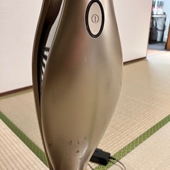 コードレス掃除機　パナソニック　MC-BU110Jの画像