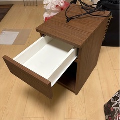 サイドテーブルの画像