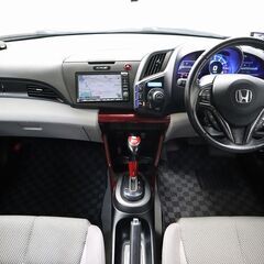 【スポーティなクーペスタイルとハイブリッドを融合した個性派スポーツカー🚗✨】 今回は【ホンダ ＣＲ－Ｚ 　α】をご紹介します！！の画像
