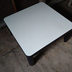 テーブル　75×75の画像