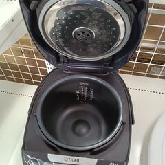 リユースのサカイ栃木店★ジモティ割あり★ TIGER 炊飯ジャー JPW-T100 5.5合 23年製 動作確認／クリーニング済み TC10060の画像