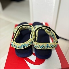 Tevaサンダルの画像