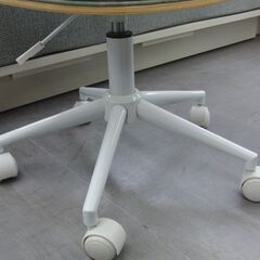 ホームチェア デニーロ OAチェア 白×グレー B-COMPANY キルティング 昇降式 オフィスチェア 札幌 手稲の画像