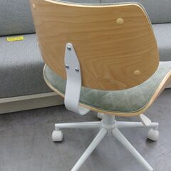 ホームチェア デニーロ OAチェア 白×グレー B-COMPANY キルティング 昇降式 オフィスチェア 札幌 手稲の画像