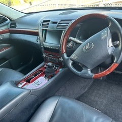 LS460 後期仕様　黒革　サンルーフの画像