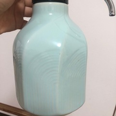レトロ陶器ウォターサーバーの画像