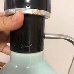 レトロ陶器ウォターサーバーの画像