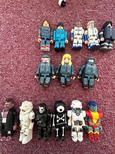 Ⓜ️商品【土日対応】昭和レトロおもちゃ缶バッチ、ミニ人形現状