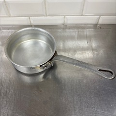 平和アルミ製の「Pro Gourmet」シリーズの片手鍋の画像