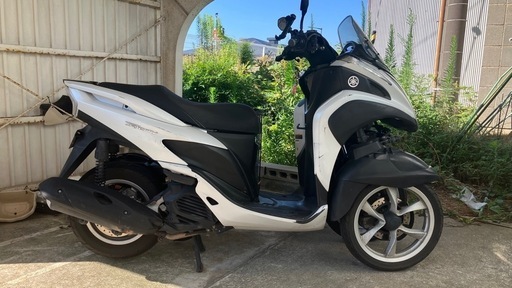 YAMAHA トリシテイ
125 cc