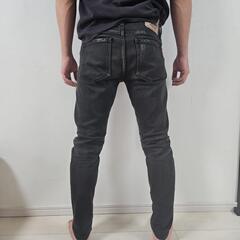 黒ジーパンの画像