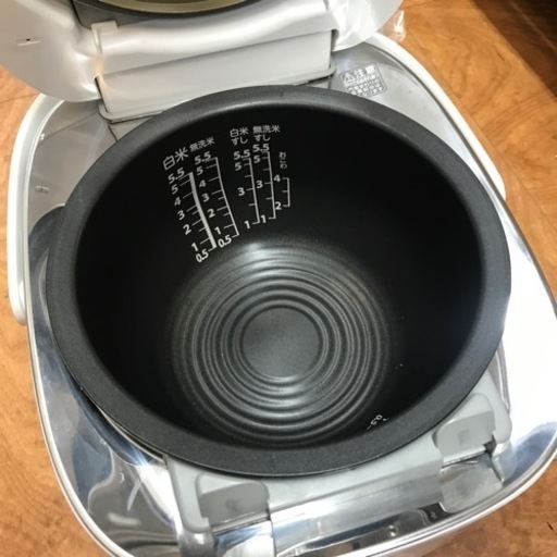 5.5合圧力IH炊飯ジャー TOSHIBA 2018年製