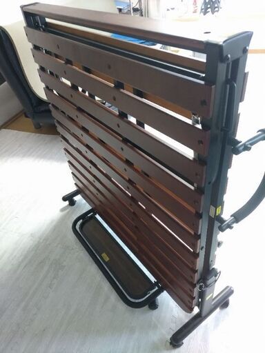 札幌市近郊の方限定！送料無料！高脚折り畳みシングルすのこベッド