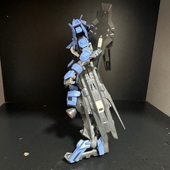 素組み完成品　ガンダムヴィダール　　MGの画像