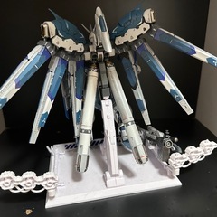 全塗装完成品　RG hiνガンダム&ハイパーメガバズーカランチャー&専用台座セットガンプラ　プラモデルの画像