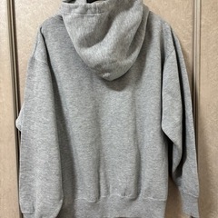 女性用トレーナーとパーカー　サイズLの画像