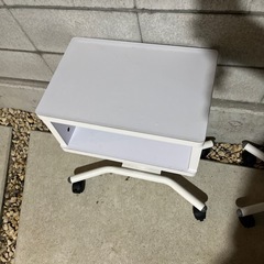 サイドテーブルの画像
