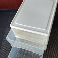 収納ケース３個の画像