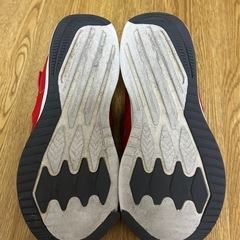 ニューバランス　new balance スニーカー　赤　21.5cm の画像