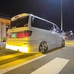 10系アルファード 4本出しマフラーの画像