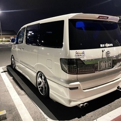 10系アルファード 4本出しマフラーの画像