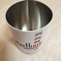 タバコ　灰皿　缶　マルボロ　Marlboro　9.5x直径6.5　訳アリの画像