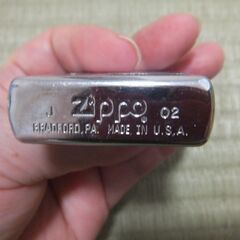 アメリカ製のZippoライター、モデル02、シルバー　オイルが入っていないからか火花は散りますが着火はしません。の画像