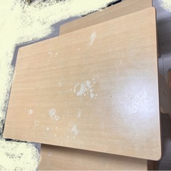 ダイニングテーブルの画像