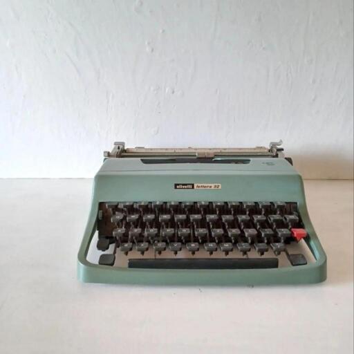 Olivetti Lettera 32 タイプライター グリーン系 ヴィンテージ Olivetti Lettera 32 タイプライター グリーン系 ヴィンテージ