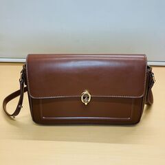 2WAY レザータッチフラップショルダーバッグ（ブラウン）の画像